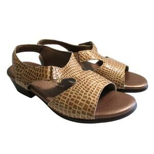 SAS Women's Brown Sandals Tri pad Comfort Low Heel Shoes Size 8.5 Narrow